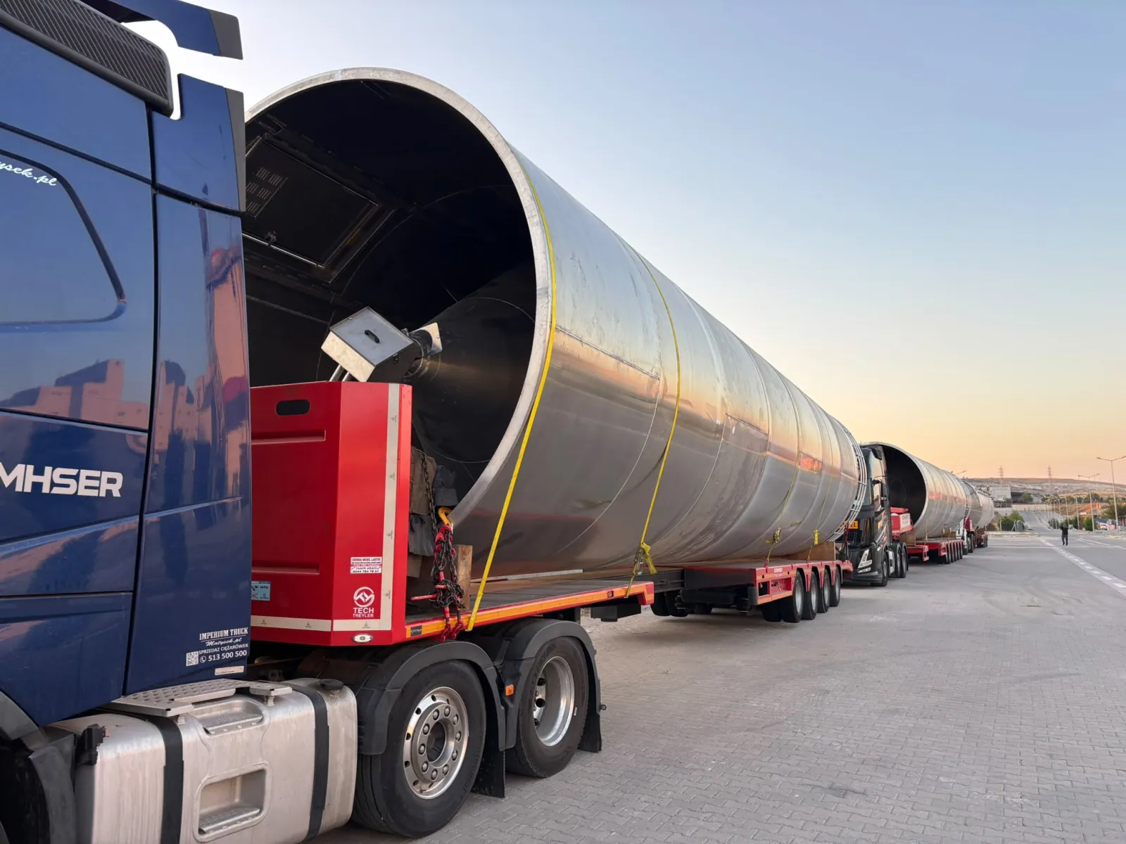 Paslanmaz silo gövdesi lowbed dorseye yüklenmiş halde