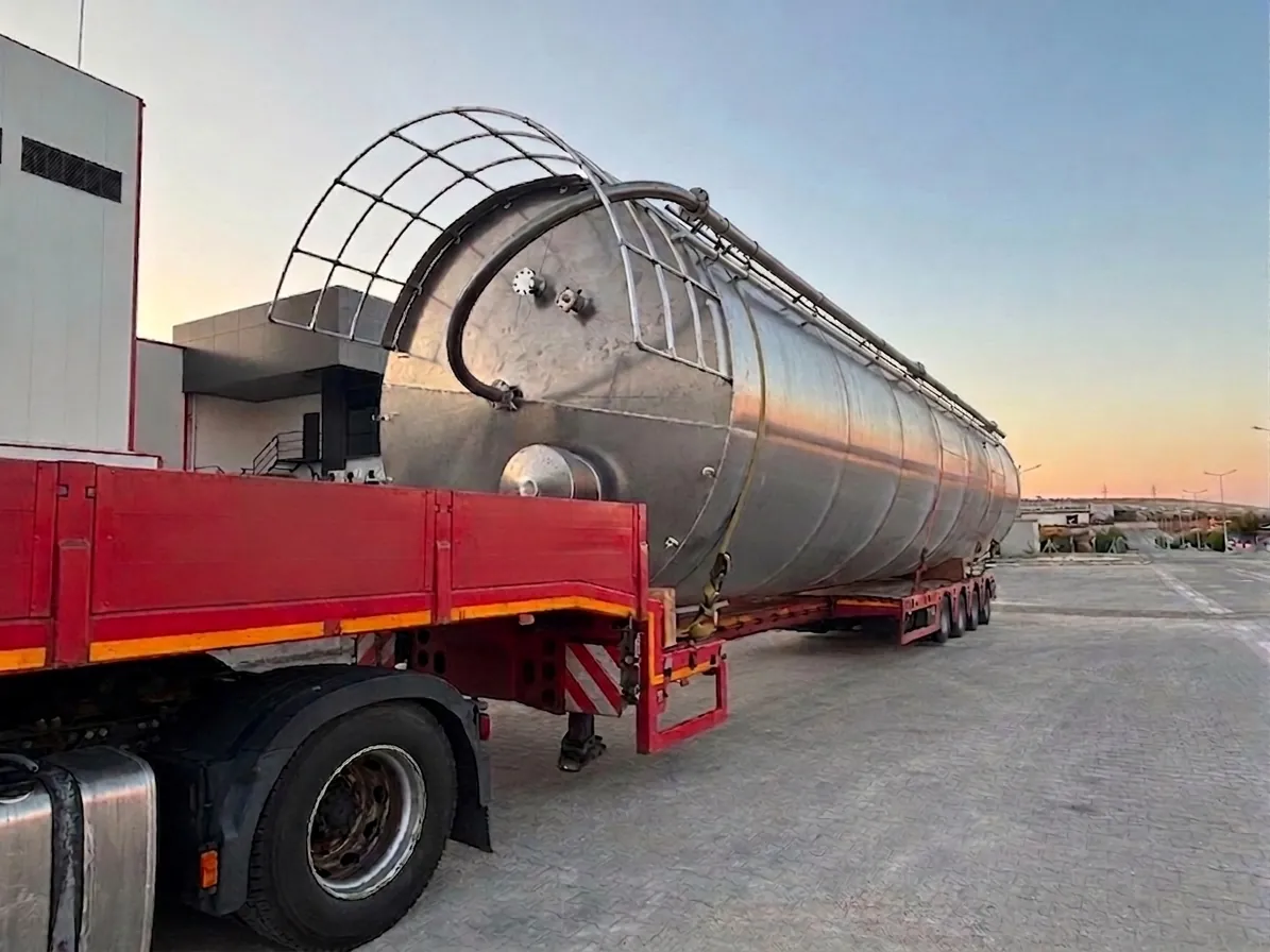 Silo koni bölümü sevkiyat için araca yüklenmiş halde