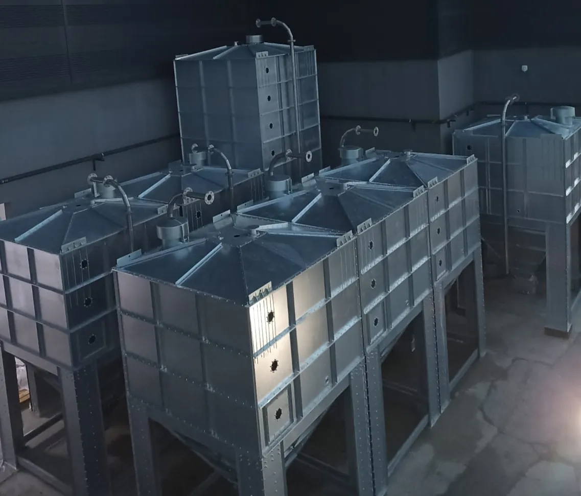 İç mekânda çelik konstrüksiyon üzerinde T-MAX modüler silo grubu